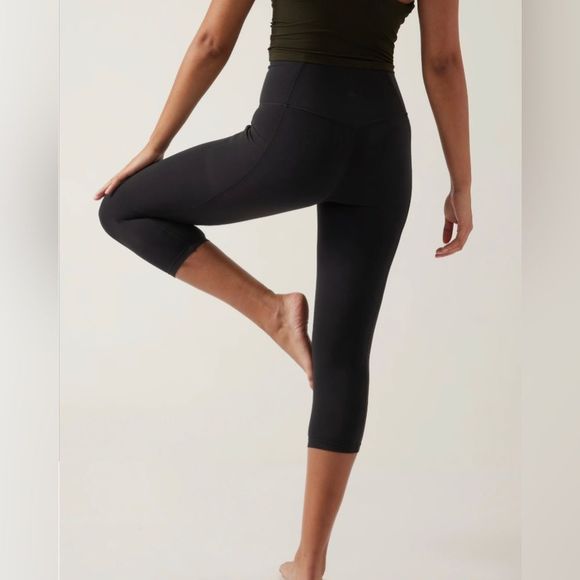 Black Women's High-Waisted Leggings - Picture 2 of 4